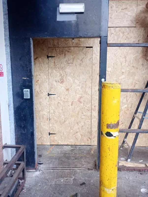 Emergency Hoarding Installation – B&M Store, Hall Green, Birmingham 5 Emergency Hoarding Installation – B&M Store, Hall Green, Birmingham